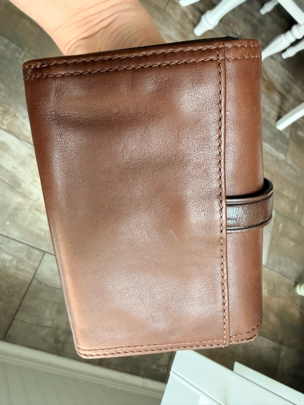 Cole Haan Accordian leather wallet with snap closure equestrian style hardware - Picture 6 of 10